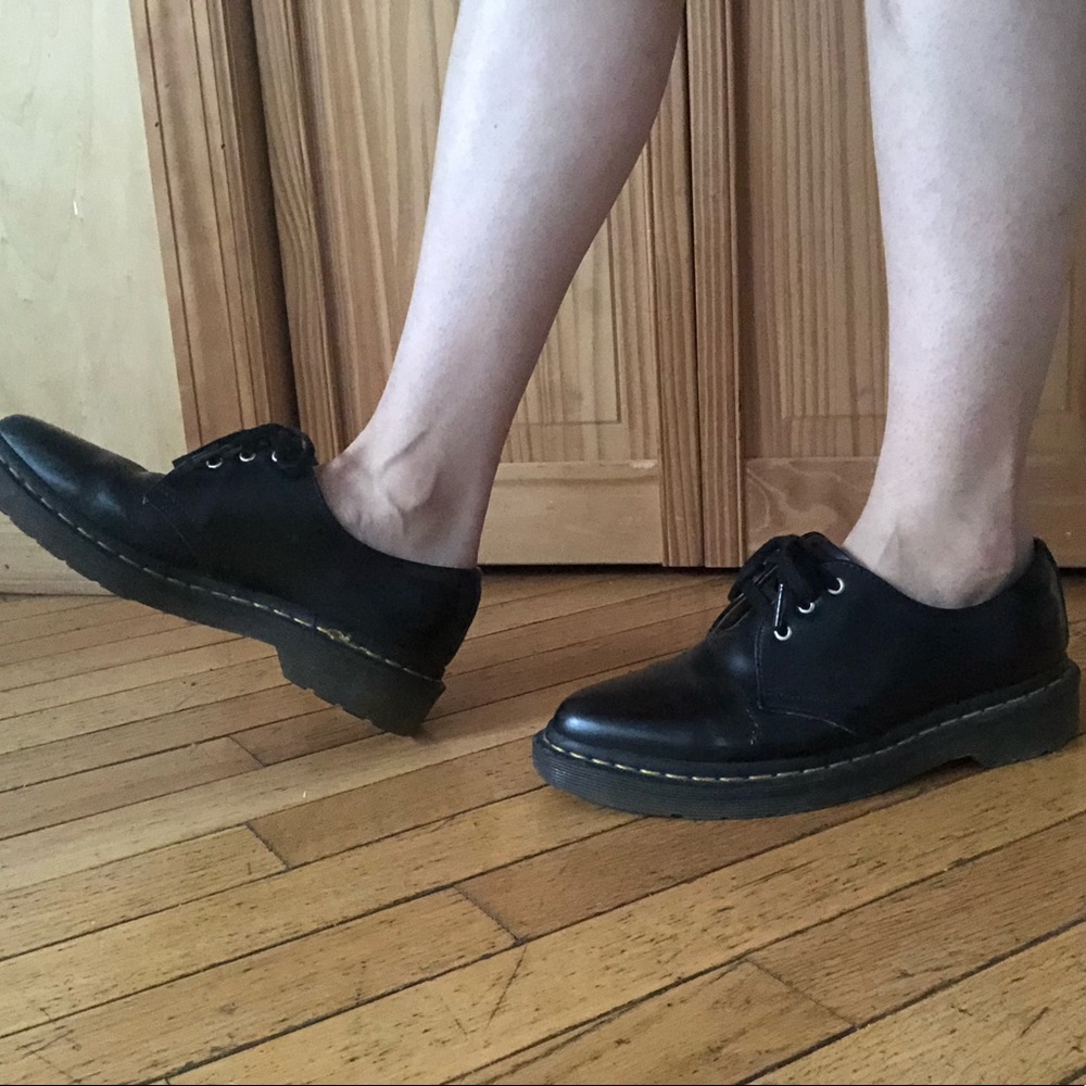 Dr. Martens Depree pointed shoe leather women’s